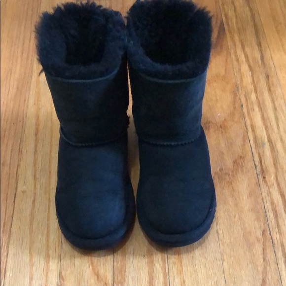 black uggs size 10